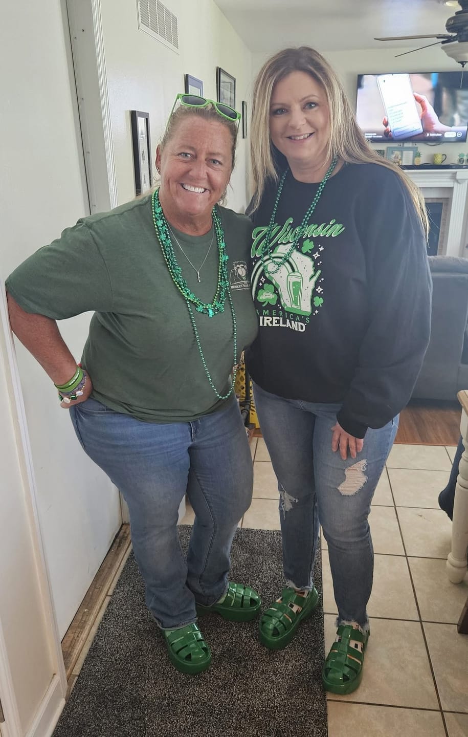 Customer photo review of "Wisconsin America's Ireland" Crewneck
