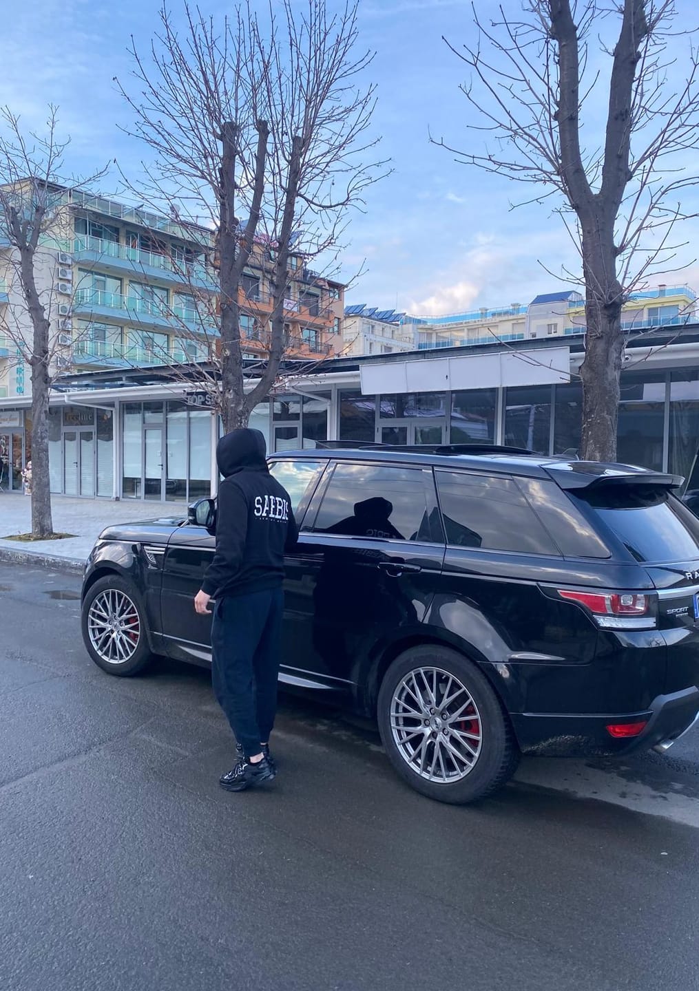 Customer photo review of Lifestyle Herren Zip Hoodie mit Reißverschluss schwarz by SAEBIS®