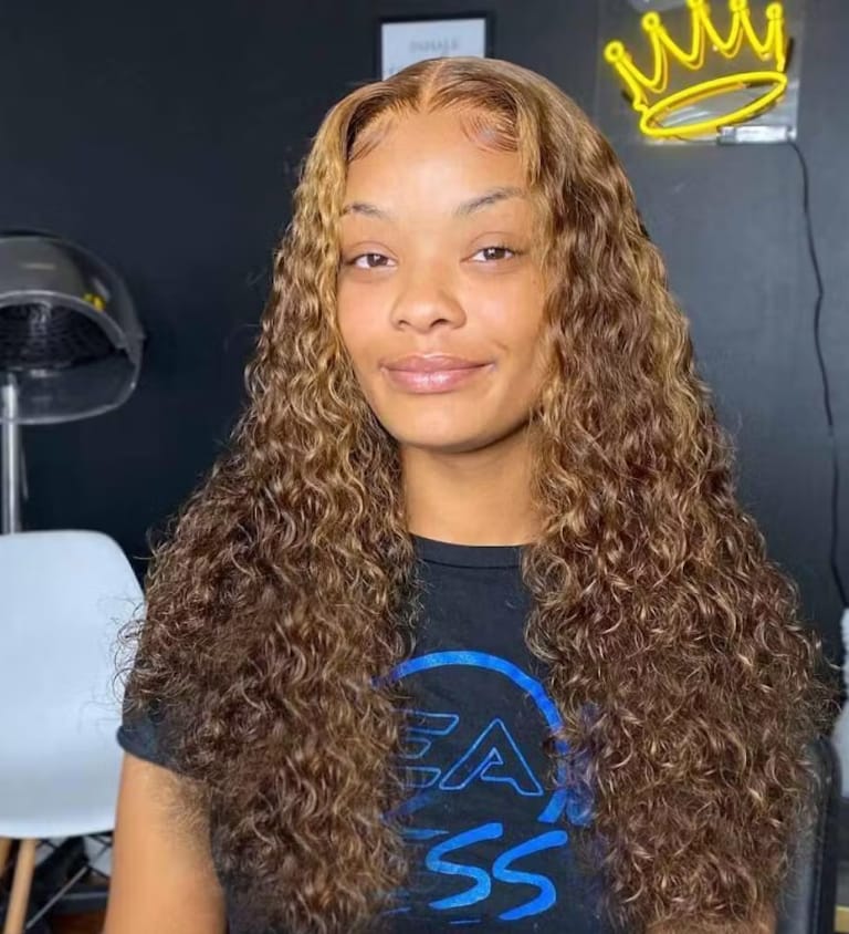 Customer photo review of Wavymy Honey Blonde Light Highlight Wear Go Glueless Water Wave Wig 7x5 Pre-cut Pre-plucked Bleached Knots Wig 100% Human Hair