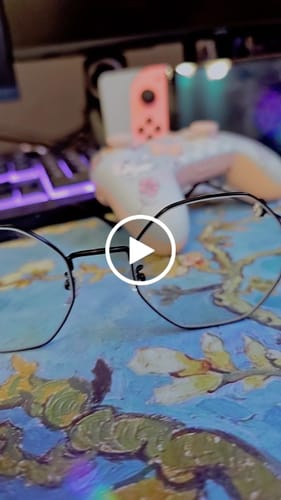 Customer video review of Linda Eyeglasses