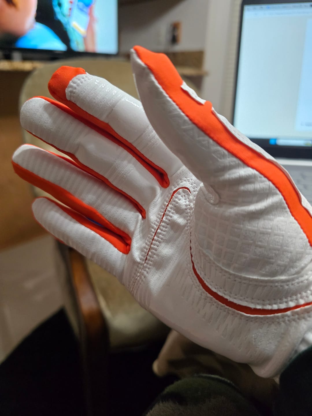 Customer photo review of Copper Infused Golf Glove White/Orange