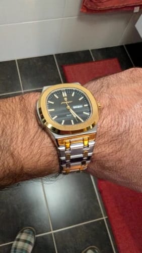 Customer photo review of Lucky Fours® Brone