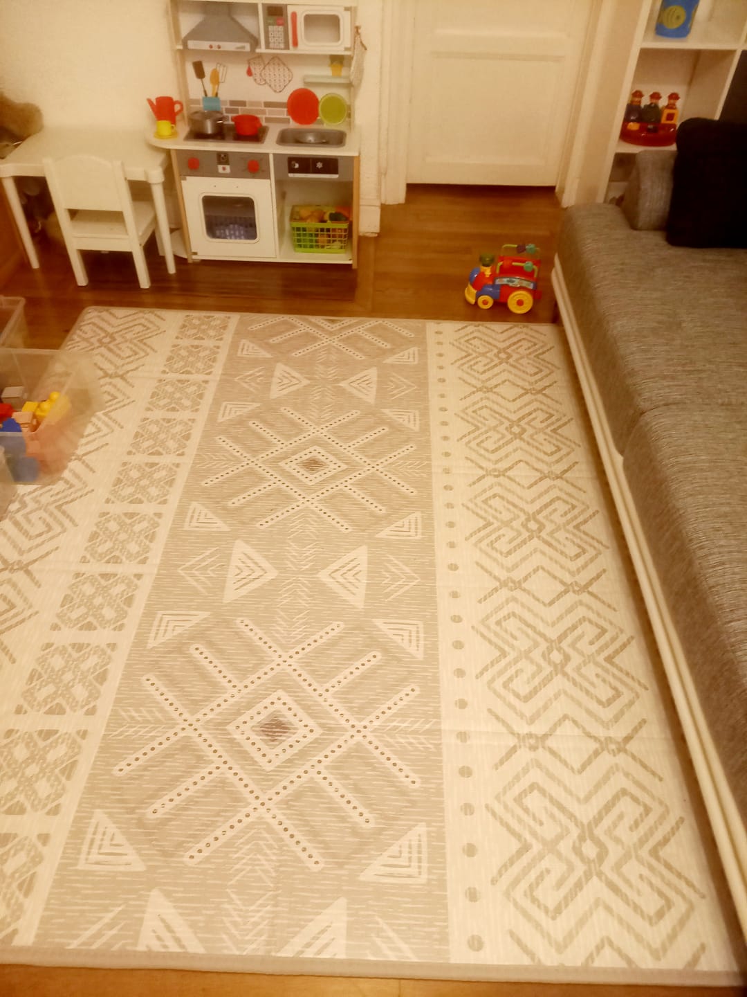 Customer photo review of Tapis Anti-Choc : Créez un grand espace de jeu !