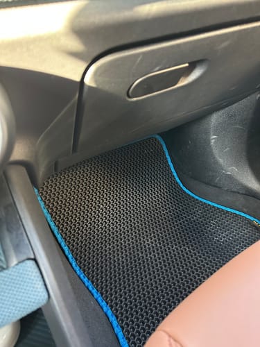 Customer photo review of Dywaniki samochodowe na zamówienie - Przód i tył