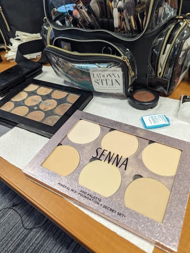 Customer photo review of Senna Cosmetics Pro Powder Palette