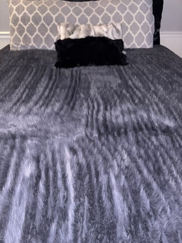 Customer photo review of WÛLF Blanket, By SĀNTI