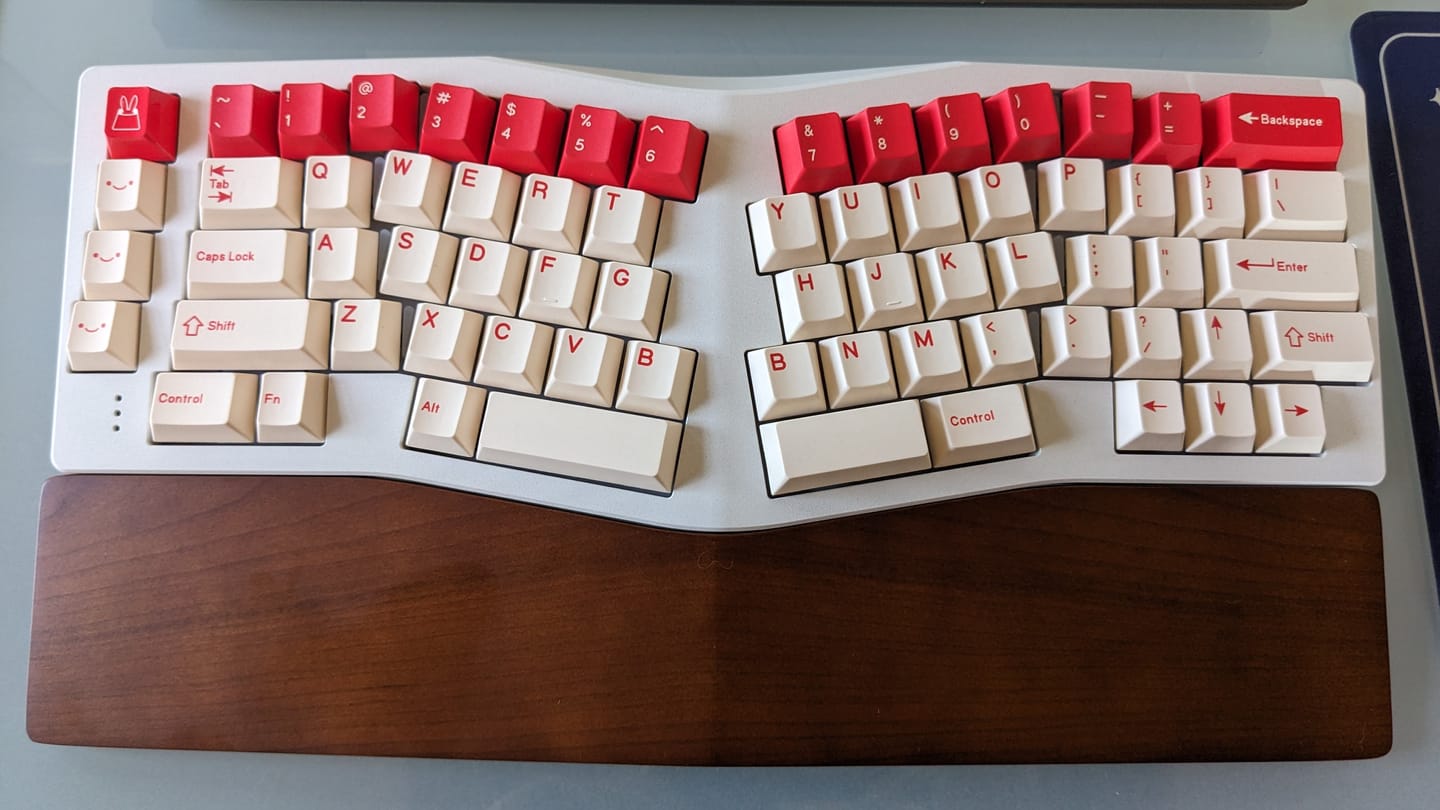 Customer photo review of TUT YAKEYLT CHERRY PROFILE KEYCAPS SET