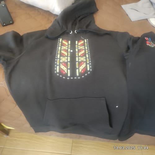 Customer photo review of Тениска с V-деколте "Плодовете на живота"