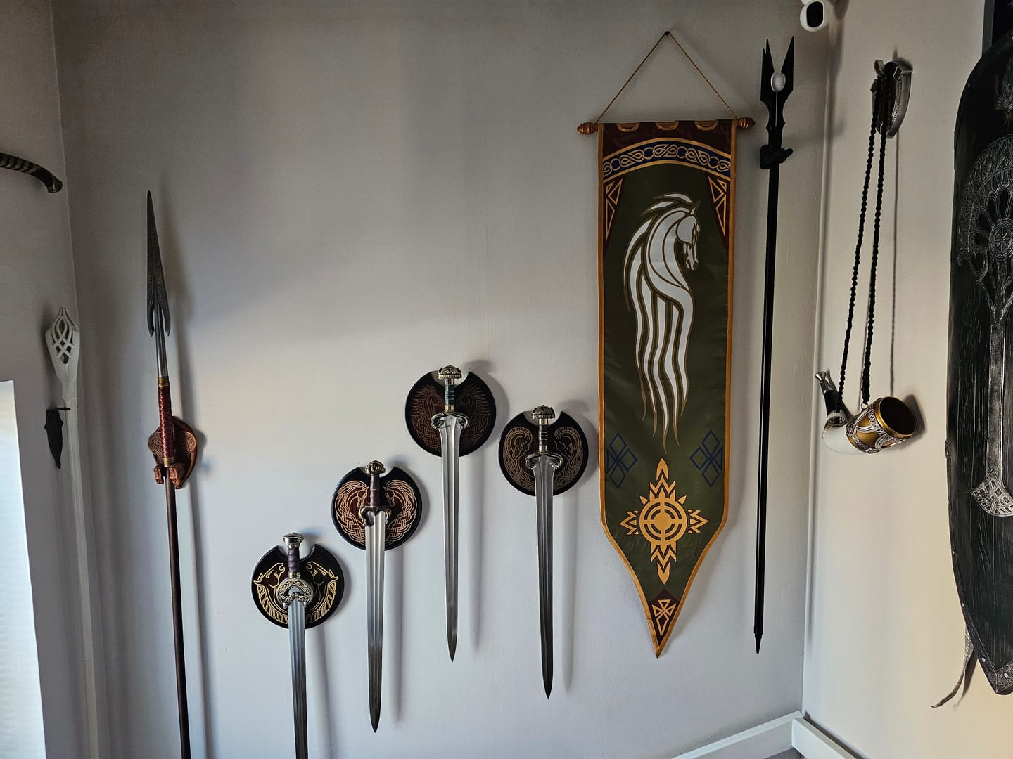 Customer photo review of Lord Of The Rings - Officially Licensed United Cutlery Rohan Banner