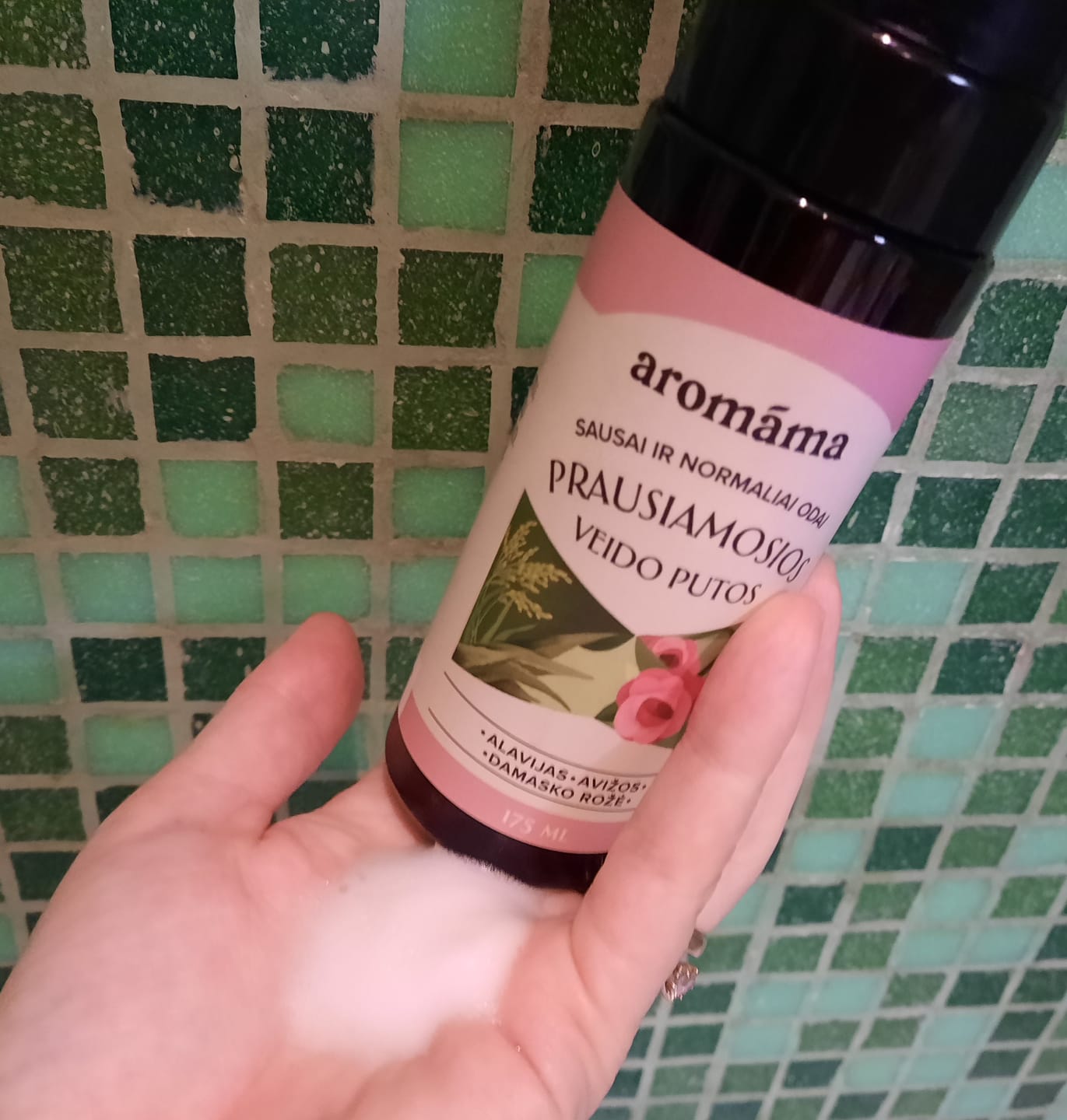 Customer photo review of Prausiamosios veido putos sausai ir normaliai odai