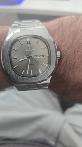 Customer photo review of Lucky Fours® Brone