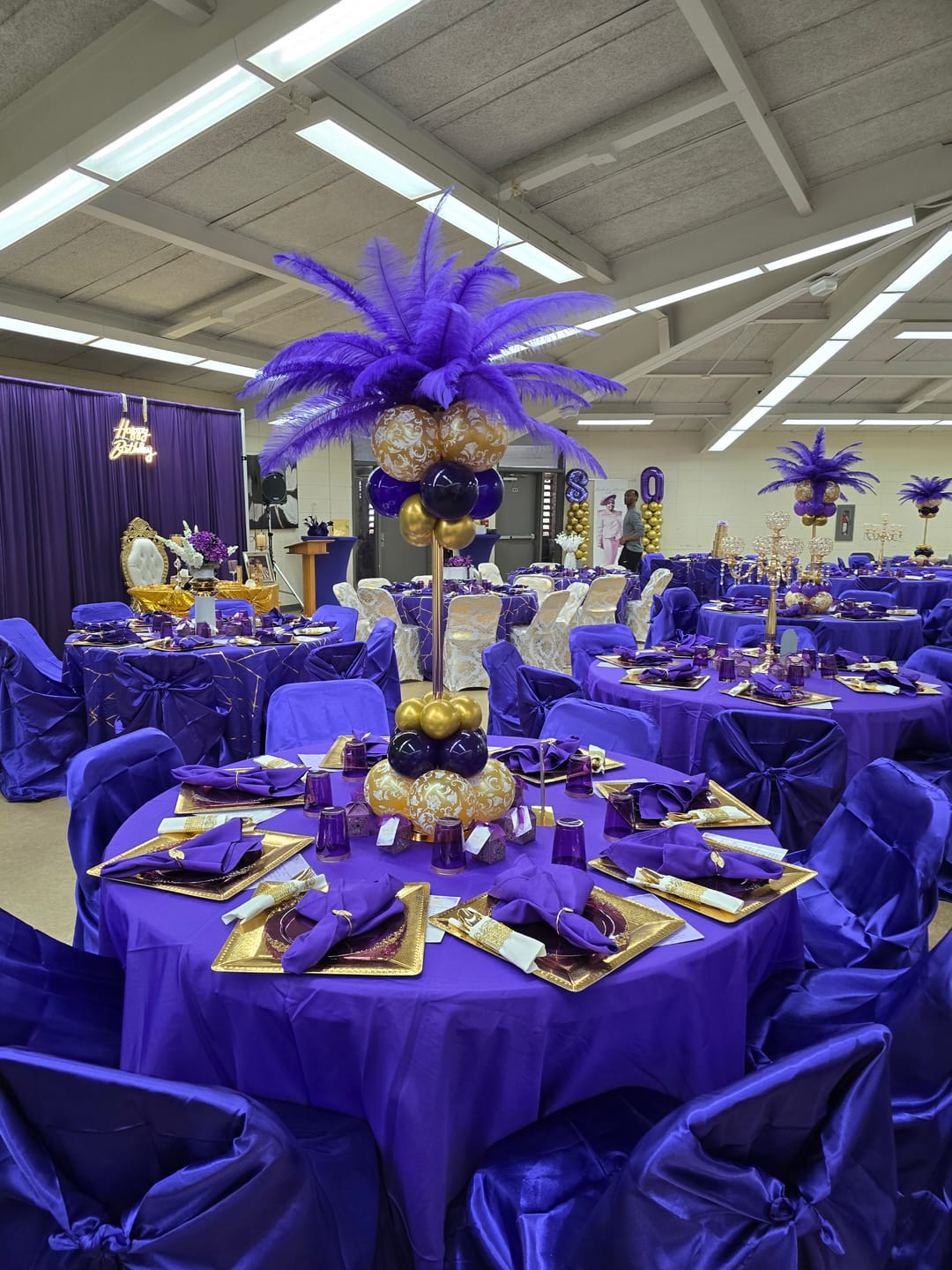 Customer photo review of Ostrich Feather Tail Plumes 17-20" (Purple)