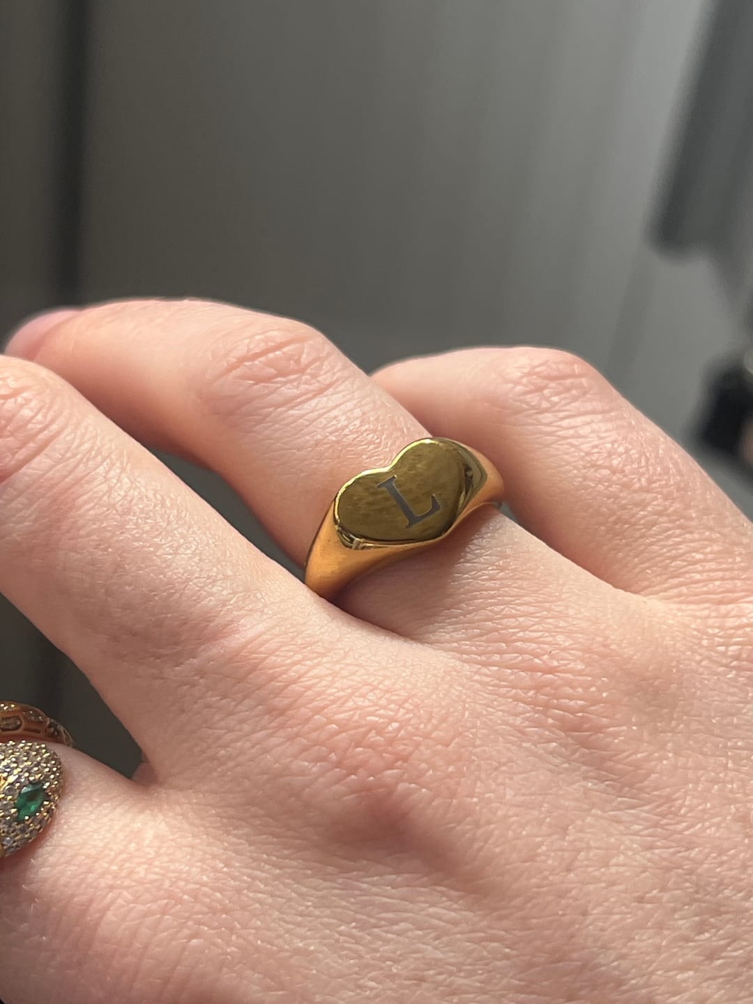 Customer photo review of Bague Initiale Personnalisée Chevalière