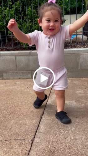 Customer video review of SOHLS Velcro Toddler Shoe – Midnight Onyx