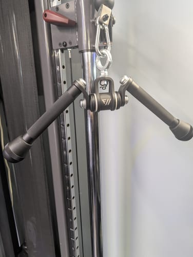 Customer photo review of Onyx Revolving Pressdown V-Bar