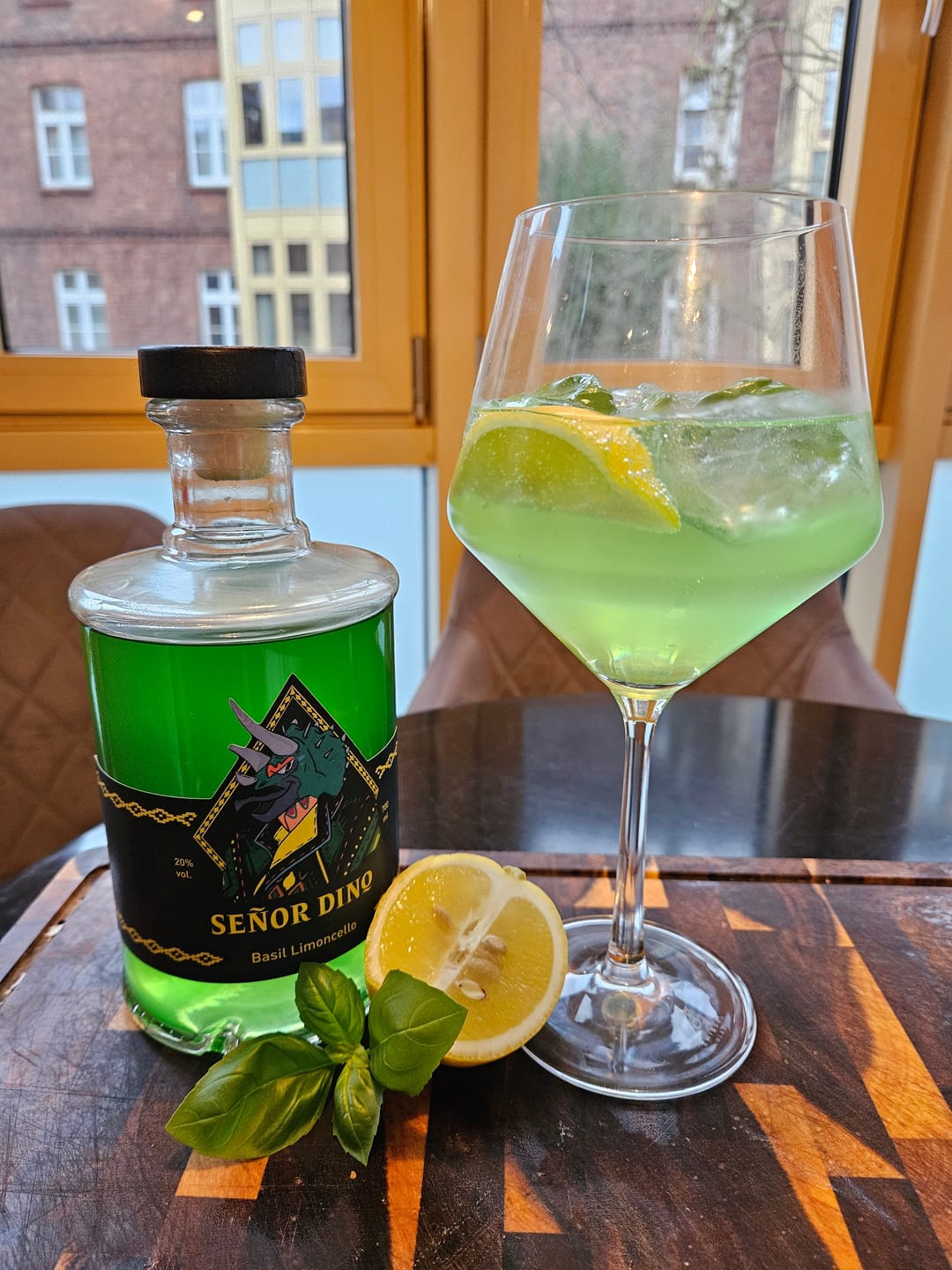 Customer photo review of Señor Dino – Basilikum Limoncello (700 ml)