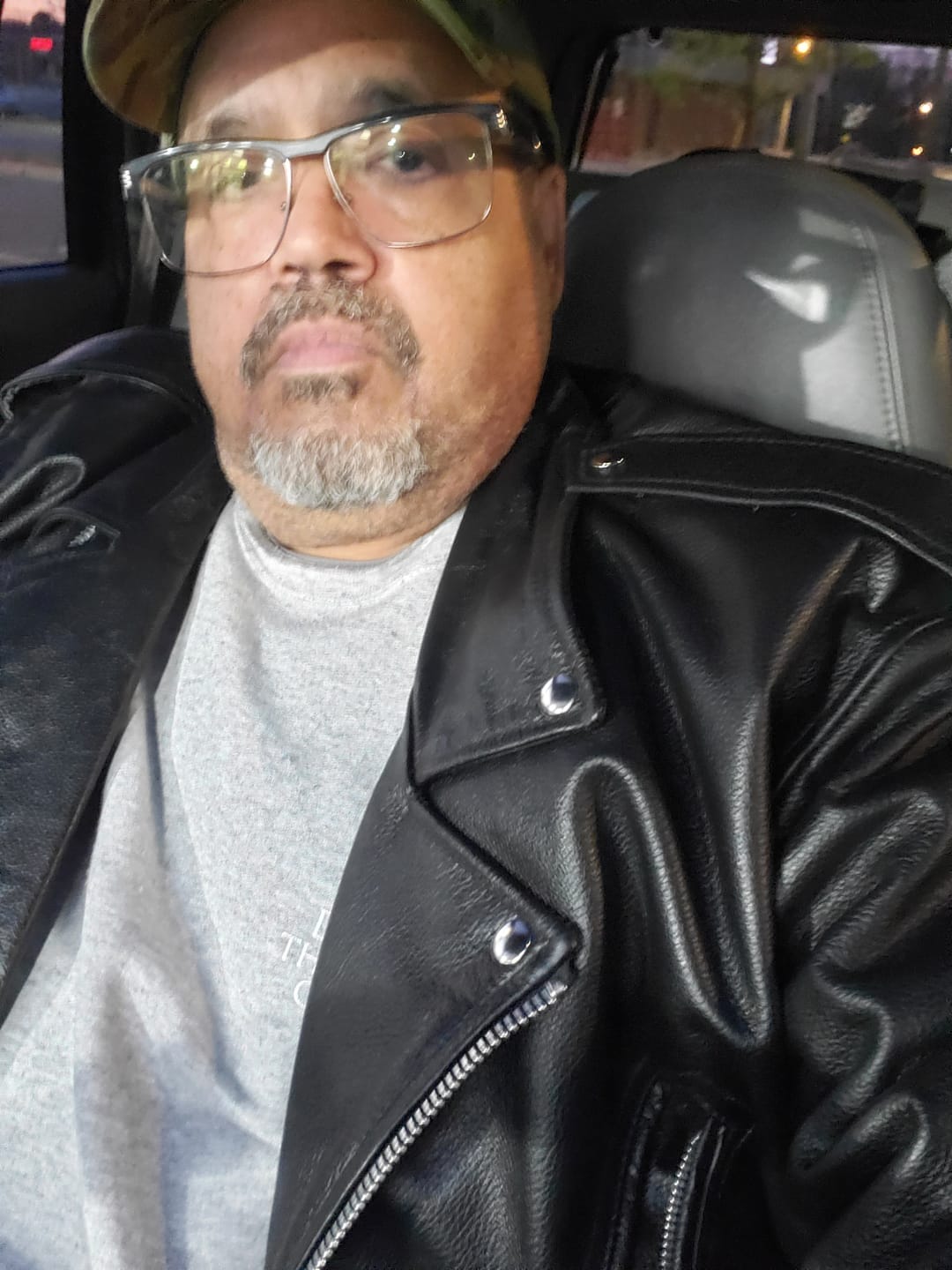 Customer photo review of Men's Premium Classic Plain Side Police Style Leather Jacket