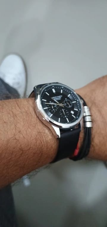 Customer photo review of Leather Strap Multifunctional Watch Chronograph Calendar Water Resistant 3 Bar — Black | KIMLUD