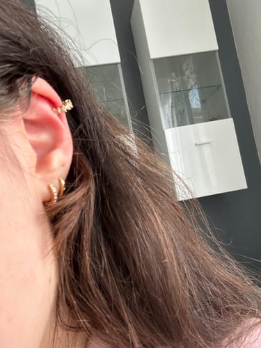 Customer photo review of Brili Ear Cuff | 18K vergoldet