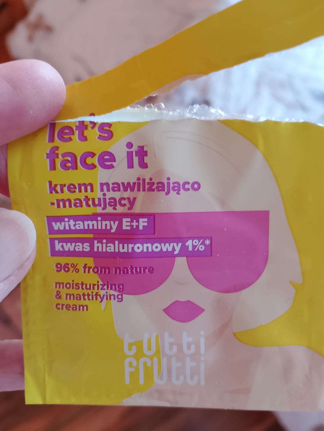 Customer photo review of Хиалуронова Киселина 1% хидратиращ матиращ крем + Nutri Shot E+F Farmona Tutti Frutti Let's Face it