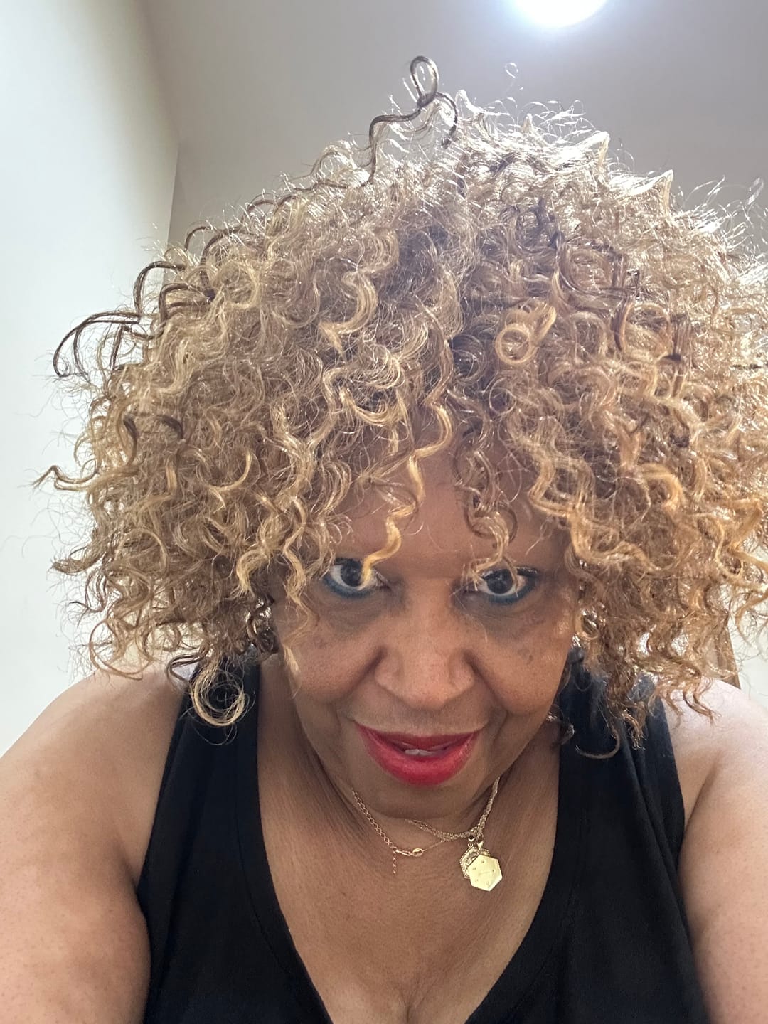 Customer photo review of Its a Wig Puffy