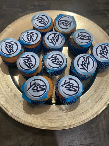 Customer photo review of 15 x 5 cm Pre-cut Standard Cupcake Custom Edible Icing Images