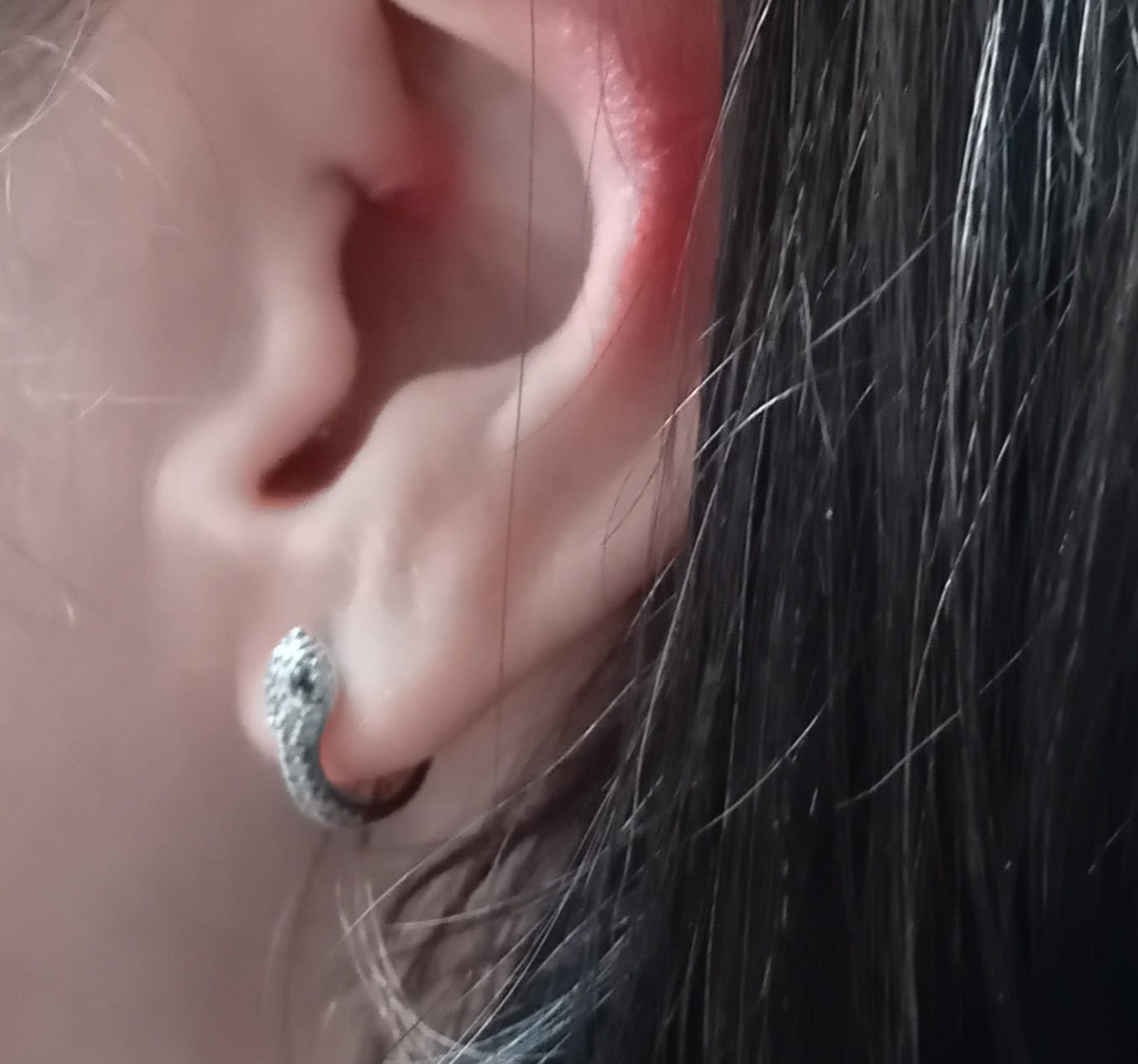 Customer photo review of Pendientes Silver Snake