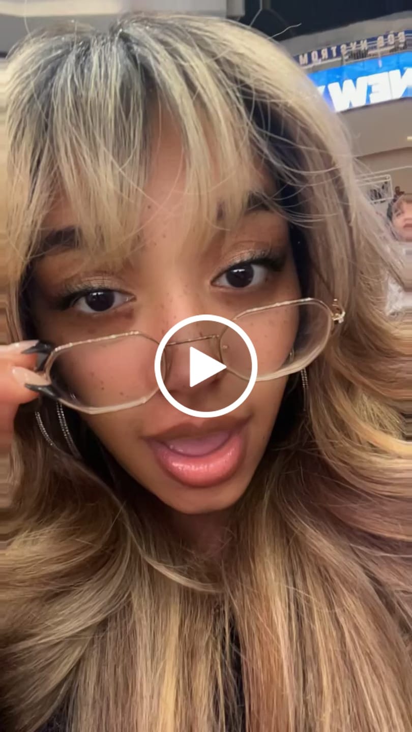 Customer video review of FreeTress Equal Curtain Bang HD Lace Wig - BOMBSHELL
