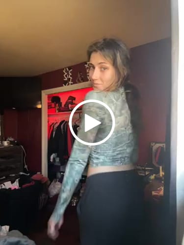 Customer video review of CAMO SCULPT ZIP-UP JACKET