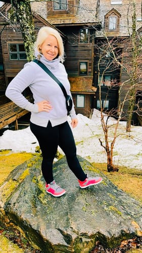 Customer photo review of Lorana Sneakers – Ergonomic Barefoot Shoes for Everyday Wear