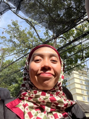 Customer photo review of Confetti Square (Black)