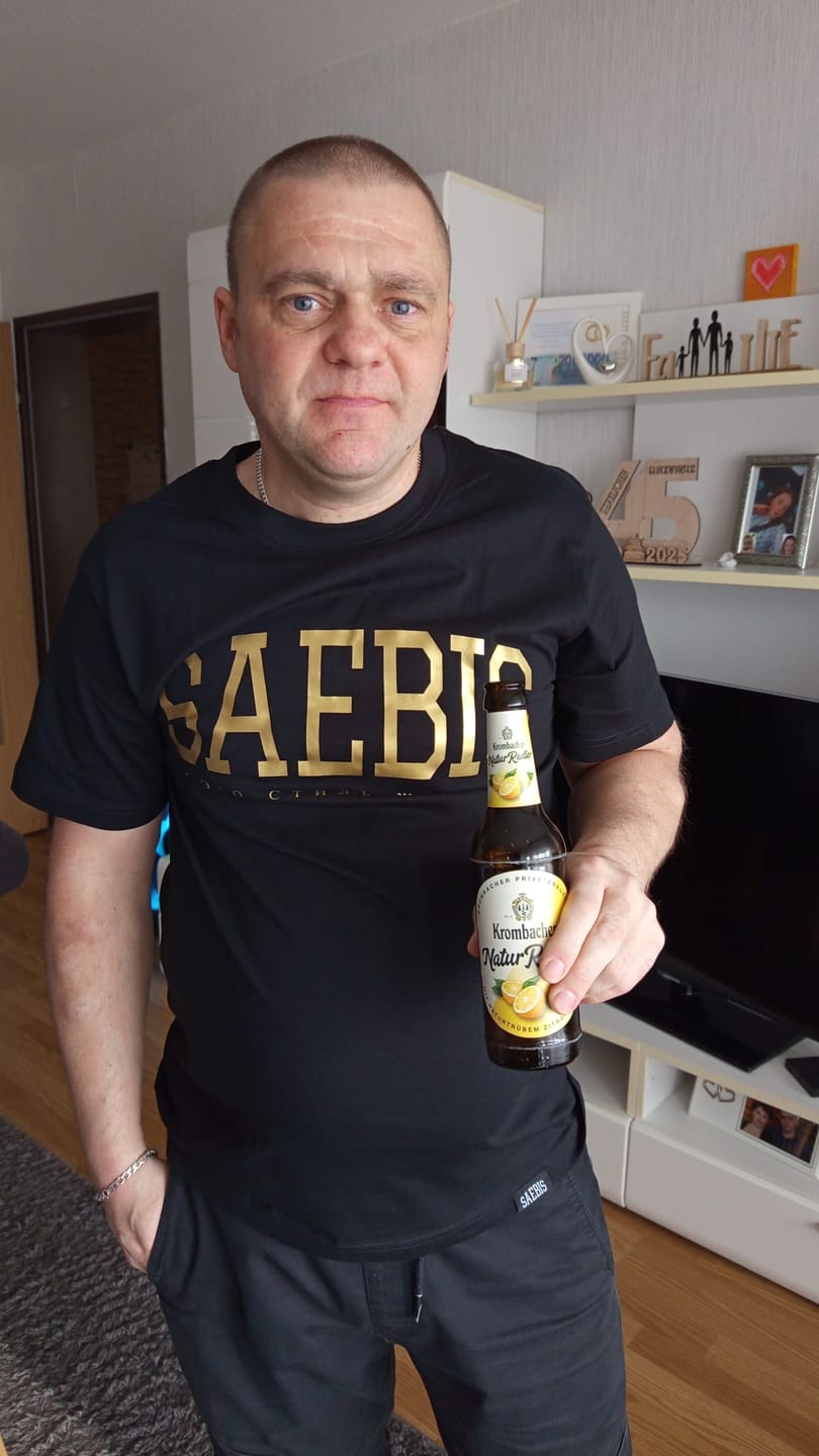 Customer photo review of Lifestyle Herren T-Shirt Gold Edition by SAEBIS®