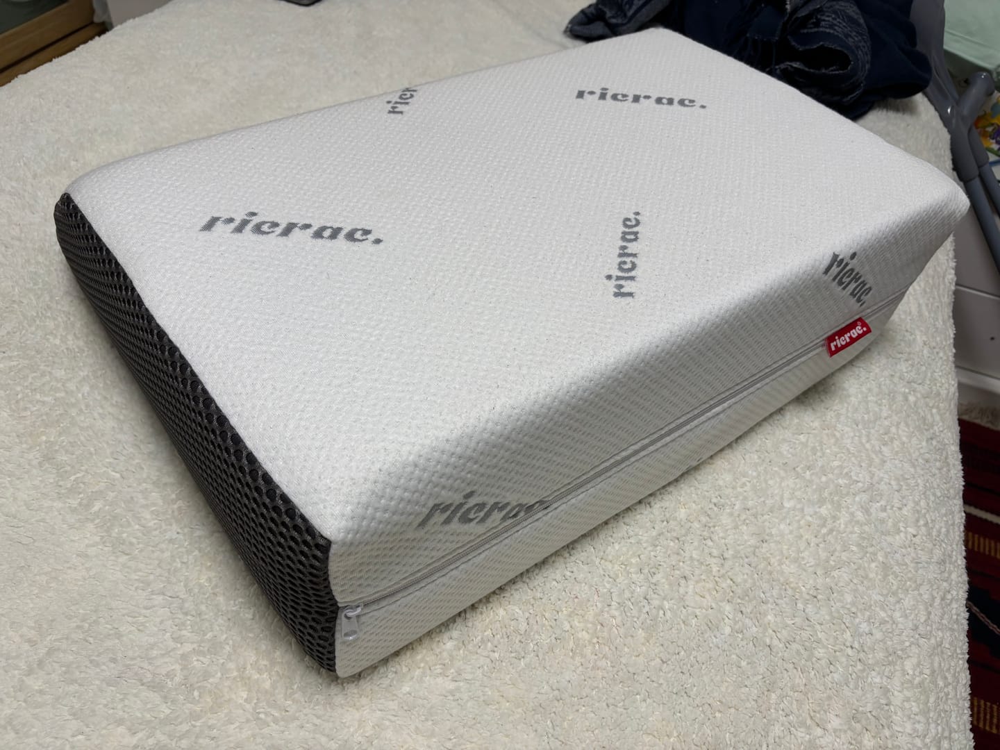 Customer photo review of Leg Raise Pillow - Rachitic