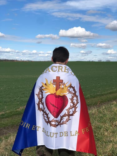 Augustin D. review of Drapeau - Sacré Coeur de Jésus image 1 out of 1