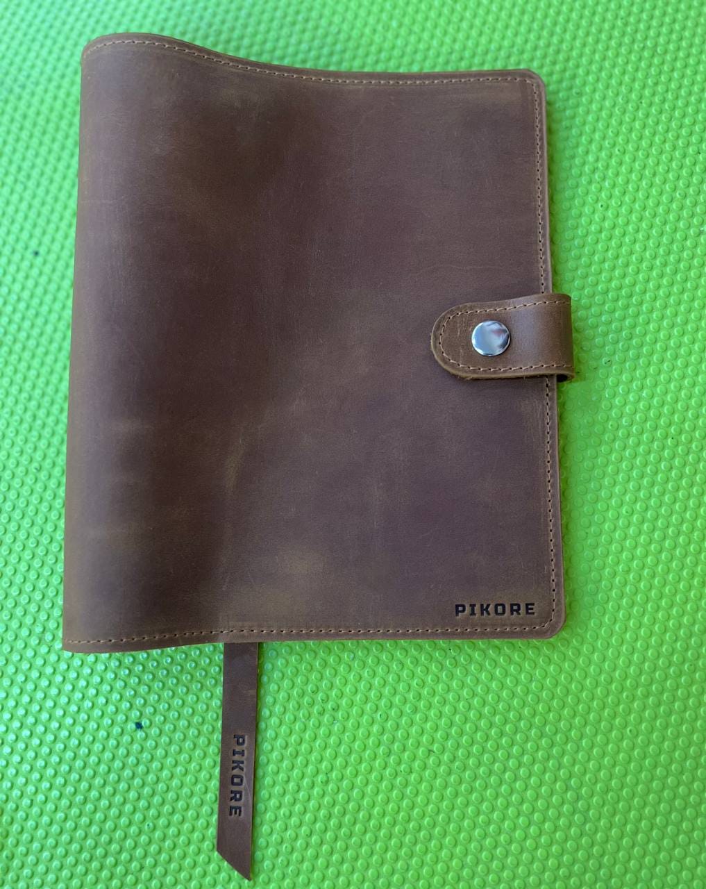 Customer photo review of Binder Cover Sable