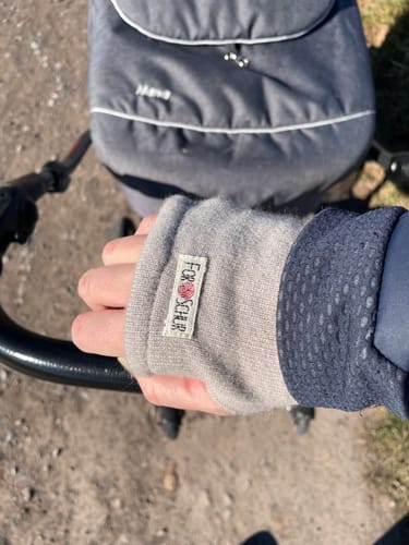 Customer photo review of Upcycling Kaschmir Handstulpen Braun