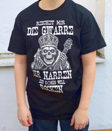 Customer photo review of REICHET MIR DIE GITARRE - Herren Shirt