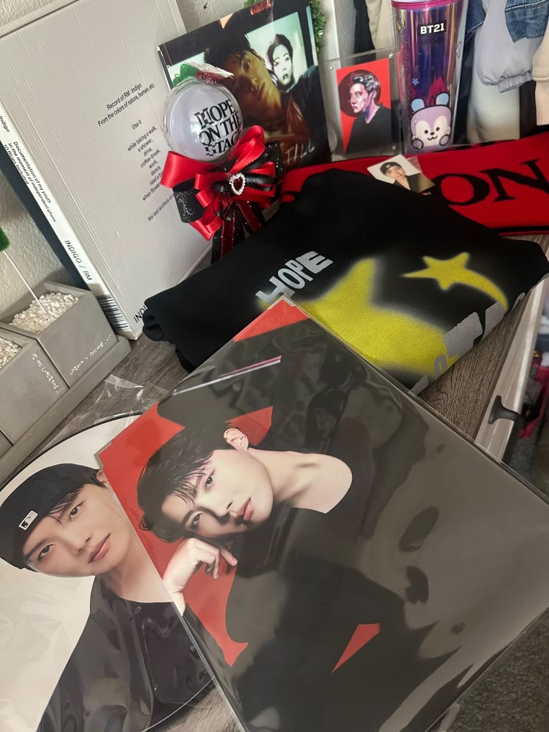 Customer photo review of BTS J-HOPE - HOPE ON THE STAGE OFFICIAL MD IMAGE PICKET