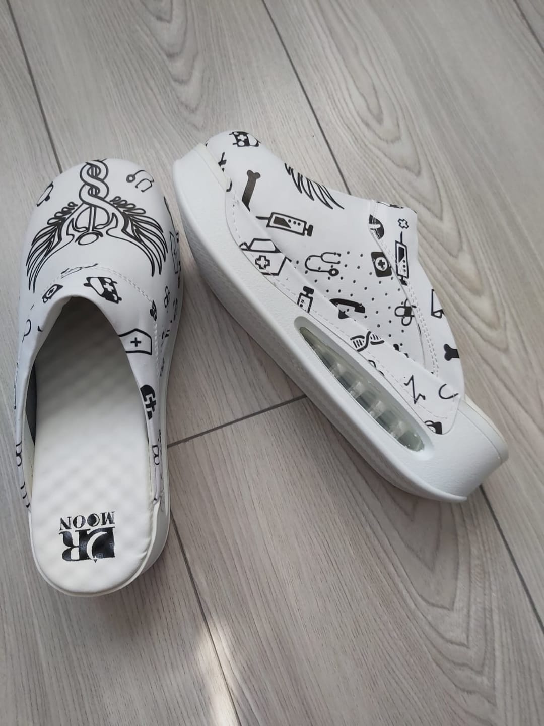 Customer photo review of Saboti Medicali Ortopedici, Albi cu Imprimeu, Femei - Model Airmax Medicina