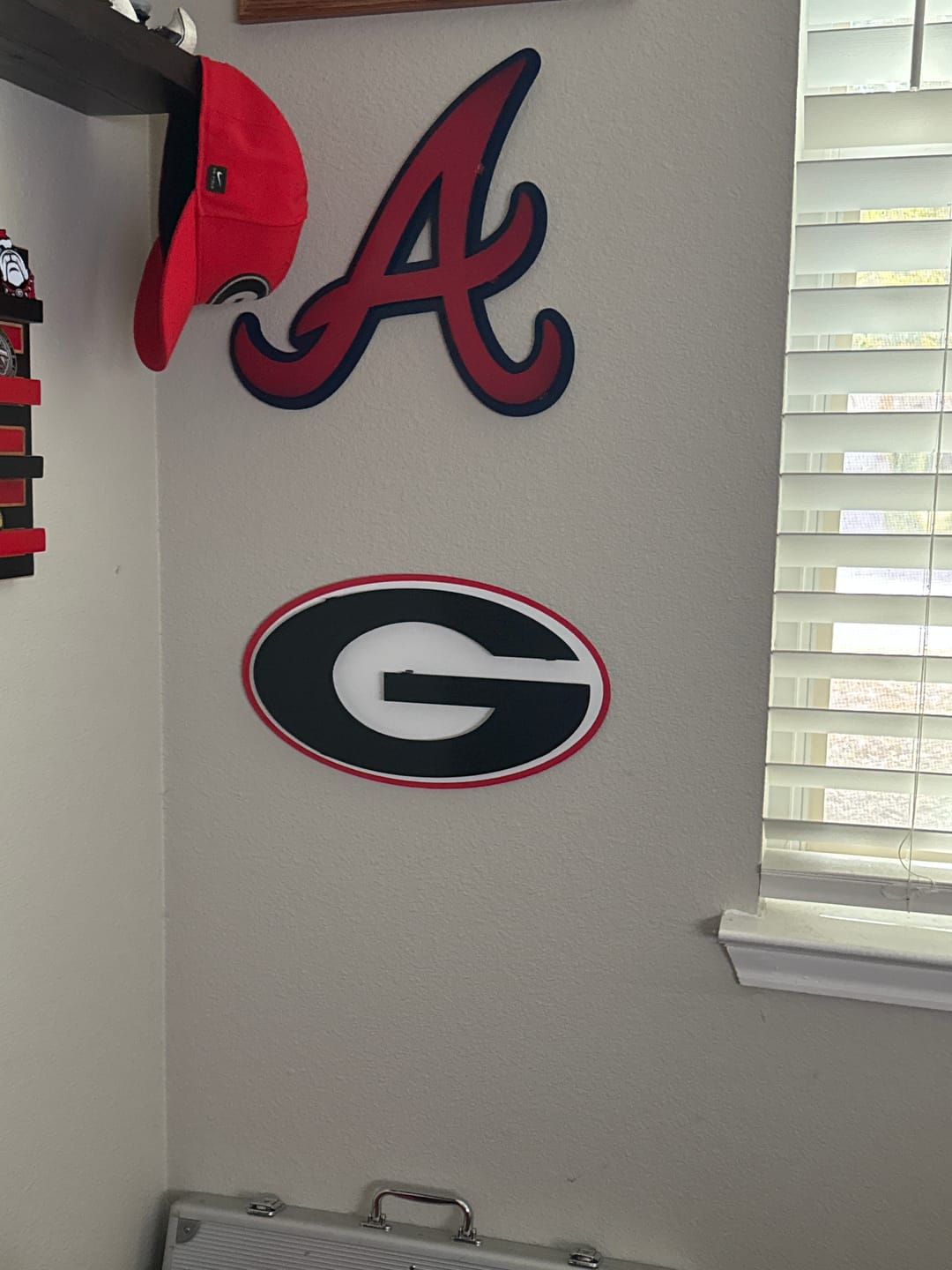 Customer photo review of Georgia Bulldogs "G" 3D Vintage Metal Wall Art