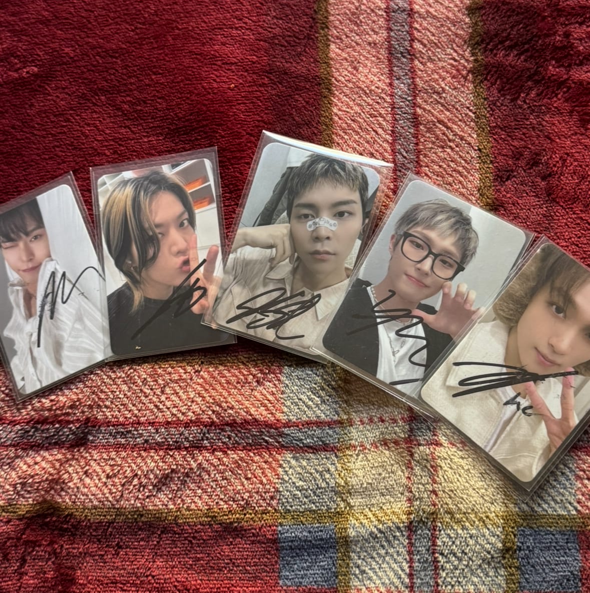 Customer photo review of PREMIUM RESEALABLE PHOTOCARD SLEEVES - CLEAR VERSION (61x91MM)