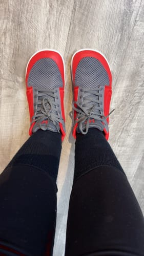 Customer photo review of Lorana Sneakers – Ergonomic Barefoot Shoes for Everyday Wear