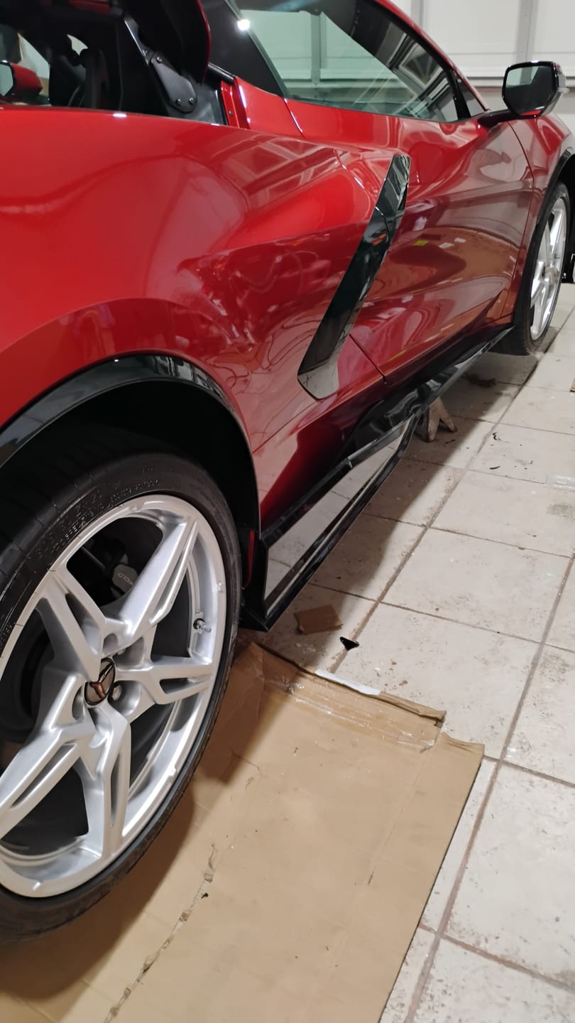 Customer photo review of Chevrolet Corvette C8 3VM Side Skirts