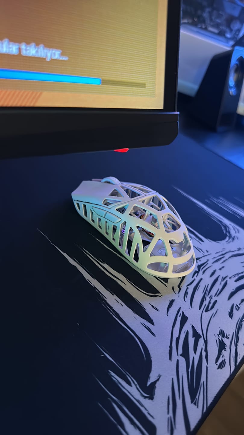 Customer photo review of WLMouse Beast X Max Magnezyum Wireless Mouse