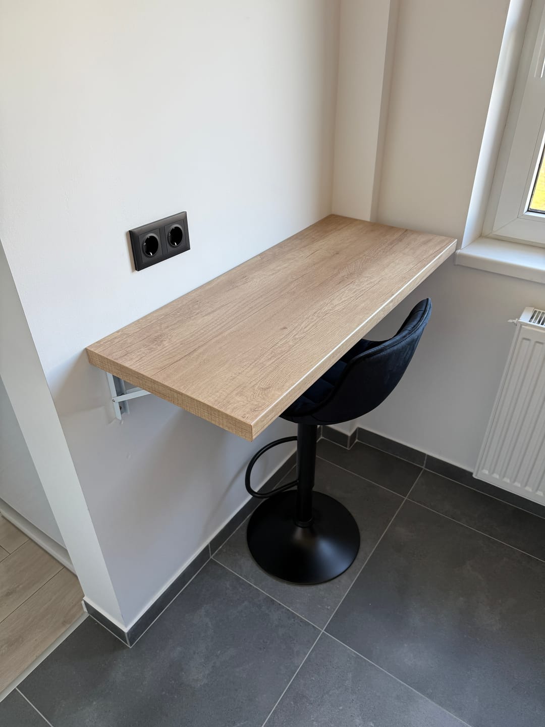 Customer photo review of Scaun bar H95, negru, stofa catifelata/otel, 43x44x84/106 cm