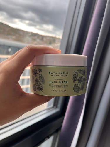 Customer photo review of Batanaful Repairing Hair Mask