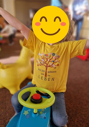 Customer photo review of Geboren um zu leben - Kinder T-Shirt
