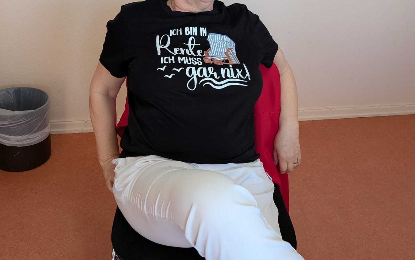 Customer photo review of Ich bin in Rente  · Damen Premium Bio T-Shirt 2.0