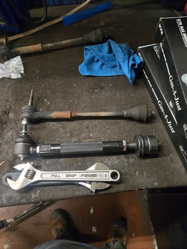 Customer photo review of Heavy Duty Tie Rods For 1999-2007 Silverado Sierra 1500 2500 Compatible For 0-6" Adjustable Front Lower Tie Rod End Links Fits Chevy GMC