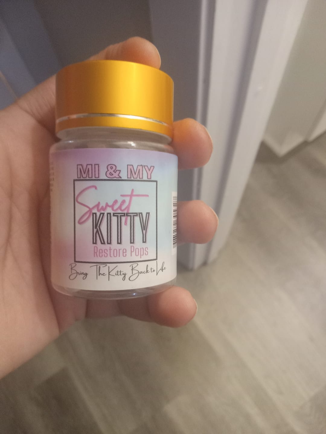 Customer photo review of Sweet Kitty Restore Pops